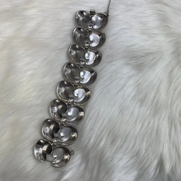 Vintage Monet Silver Tone Link Swirl Bracelet 7
